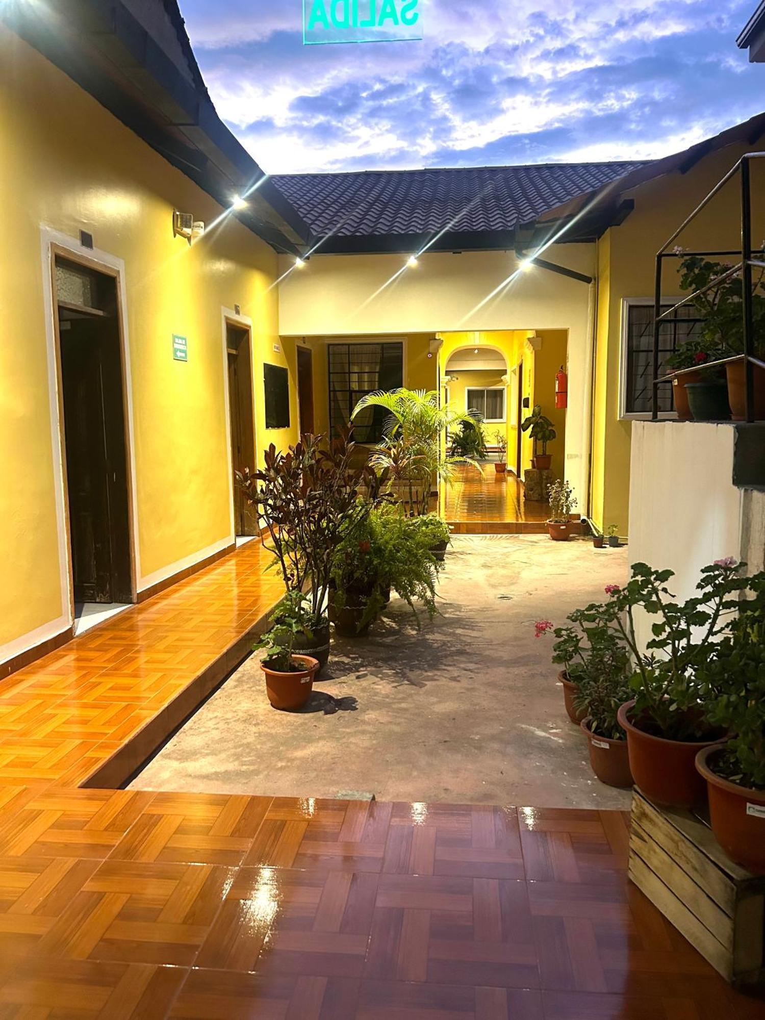Accel Hotel La Quinta Ibarra Exterior foto